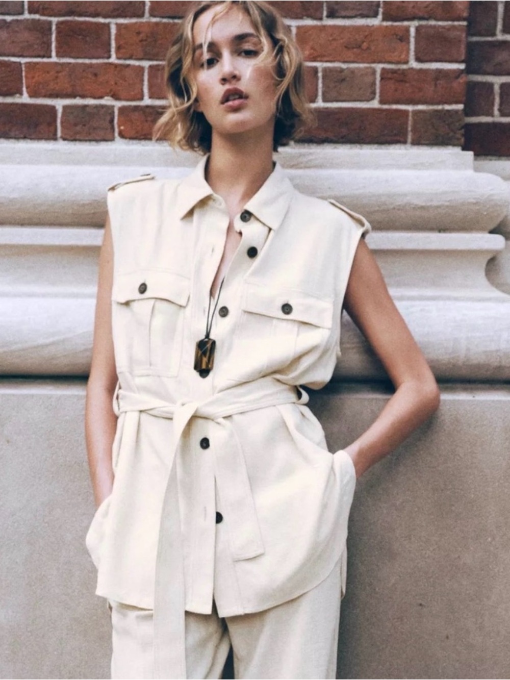 Zara Cream Sleeveless Utility Vest with Belt. Size XL. NWT